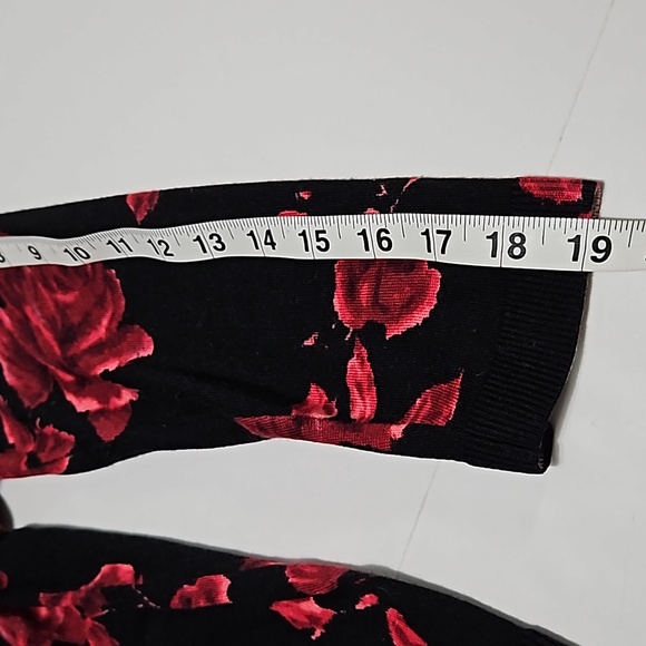 Talbots Petite Red & Black Floral Pure Merino Wool 3/4 Sleeve Top #W-875 - Picture 10 of 11